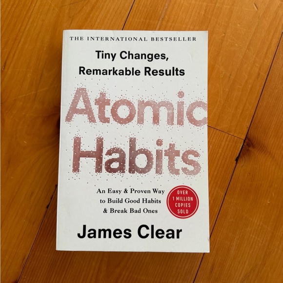 Atomic Habits Book - Picture 1 of 2